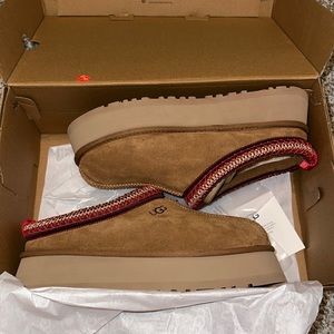 BRAND NEW Tazz Suede Platform Clog Slippers